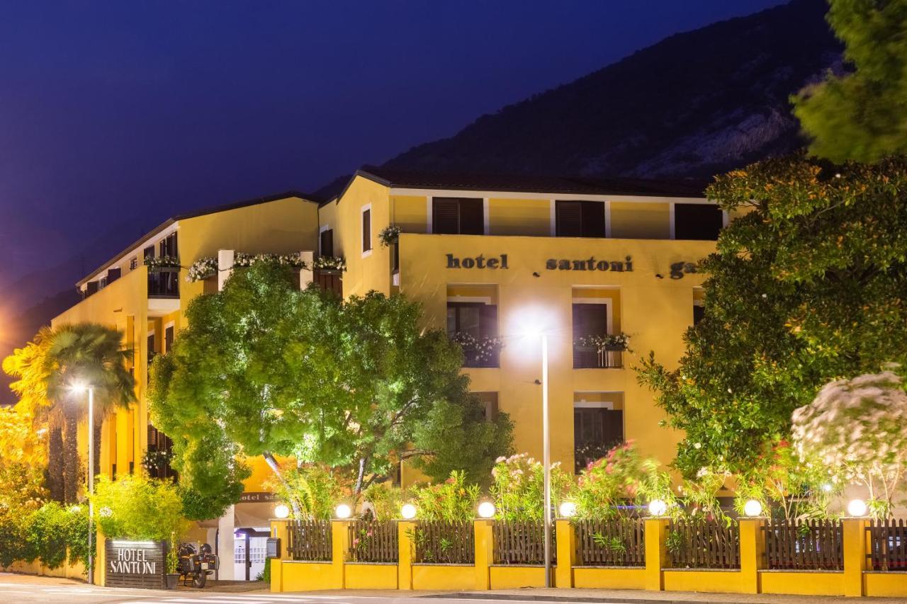 Hotel Santoni Freelosophy *** Torbole Sul Garda Esterno foto